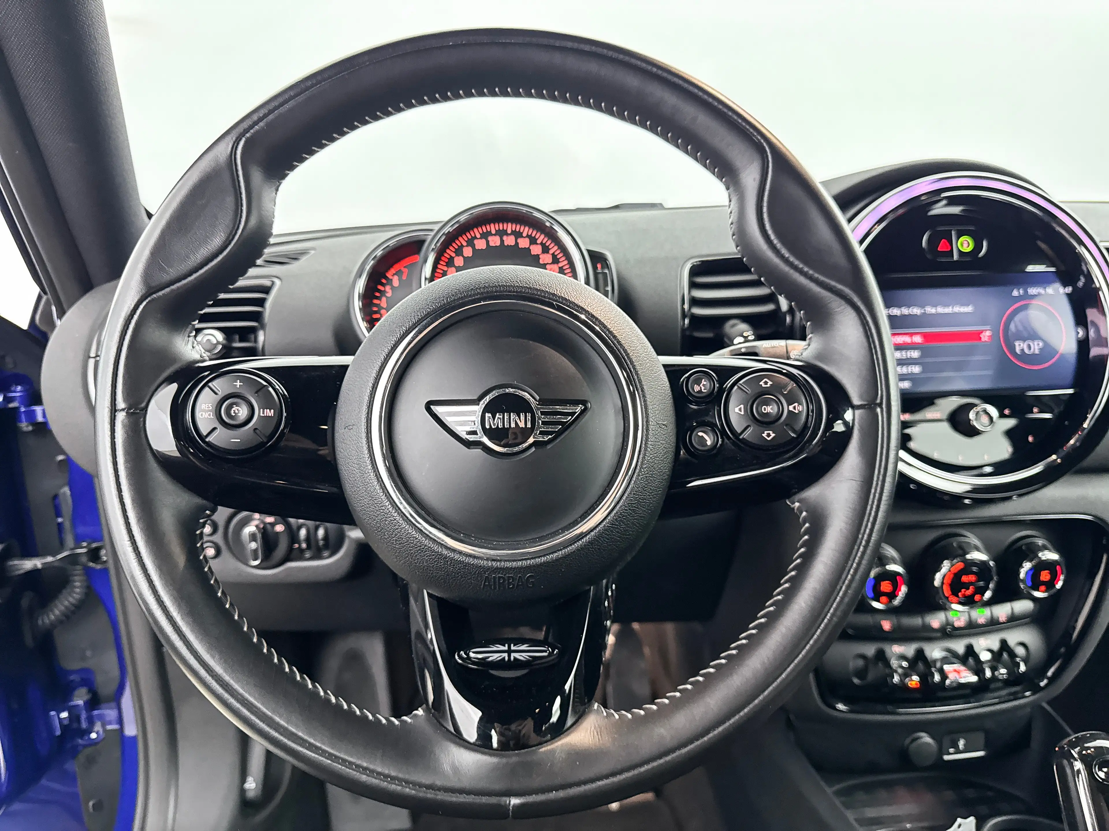 MINI Cooper Clubman A/T Business Edition | 17" Allseason | Afneembare — photo 18