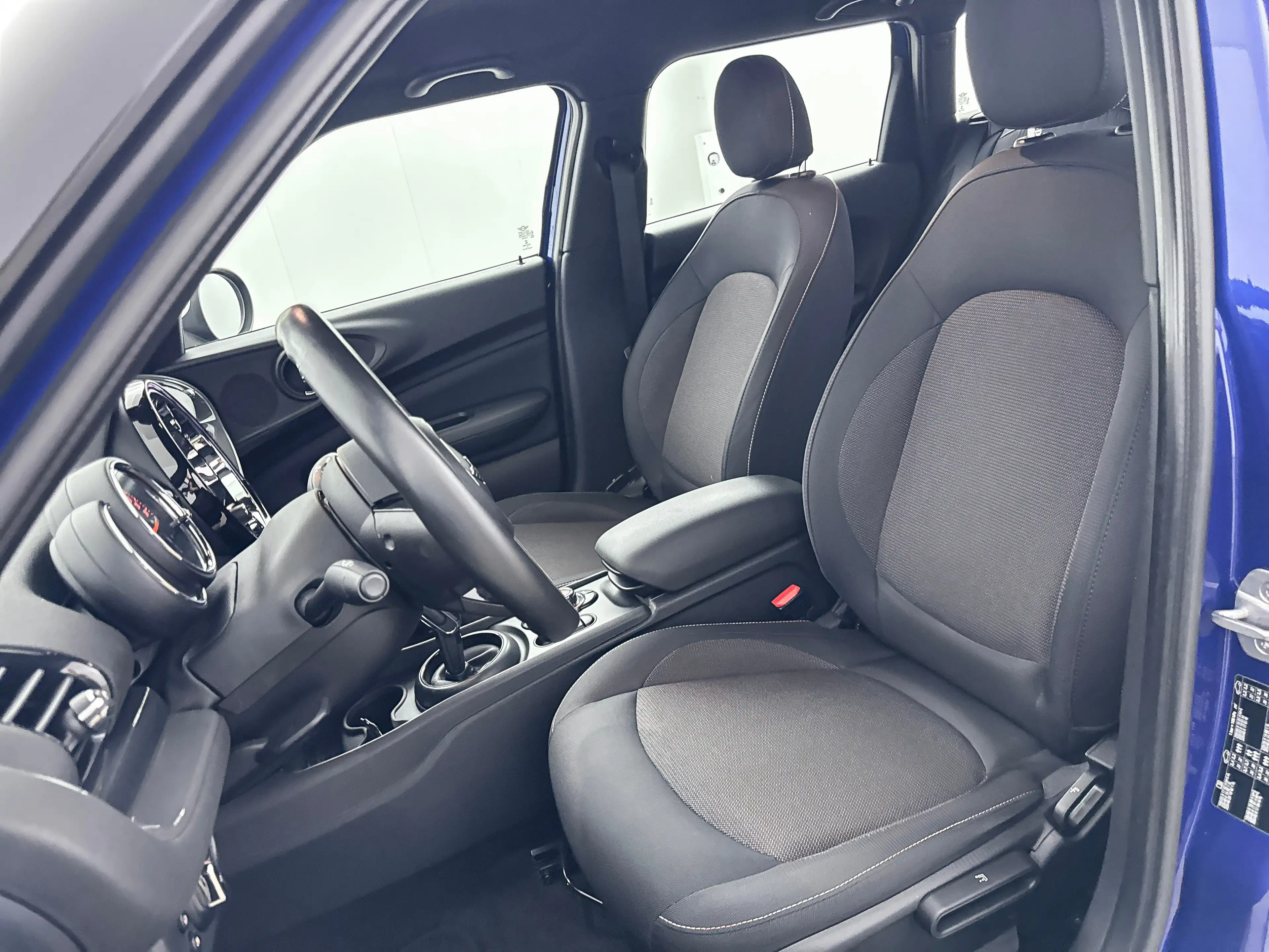 MINI Cooper Clubman A/T Business Edition | 17" Allseason | Afneembare — photo 14