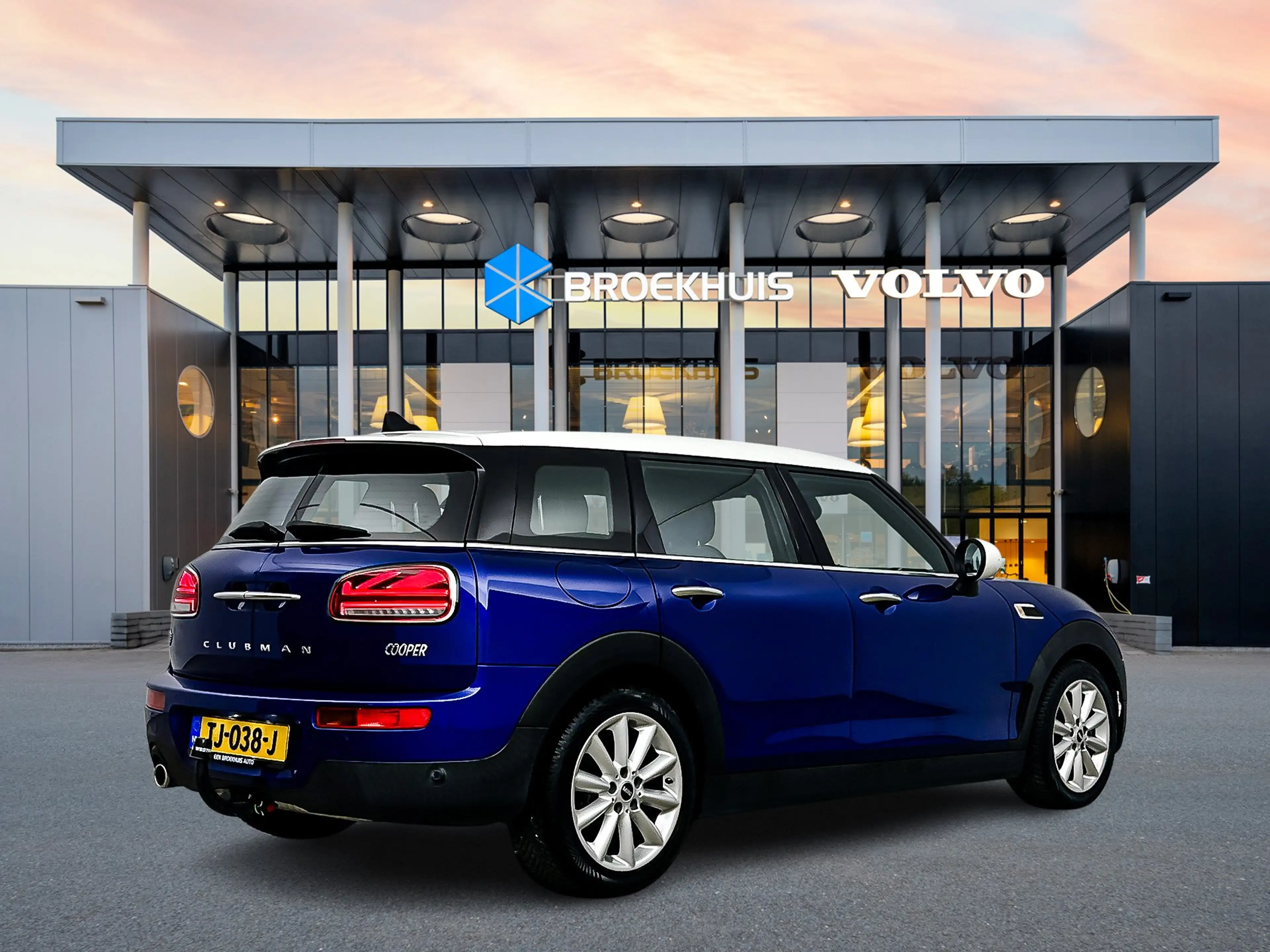 MINI Cooper Clubman A/T Business Edition | 17" Allseason | Afneembare — photo 3