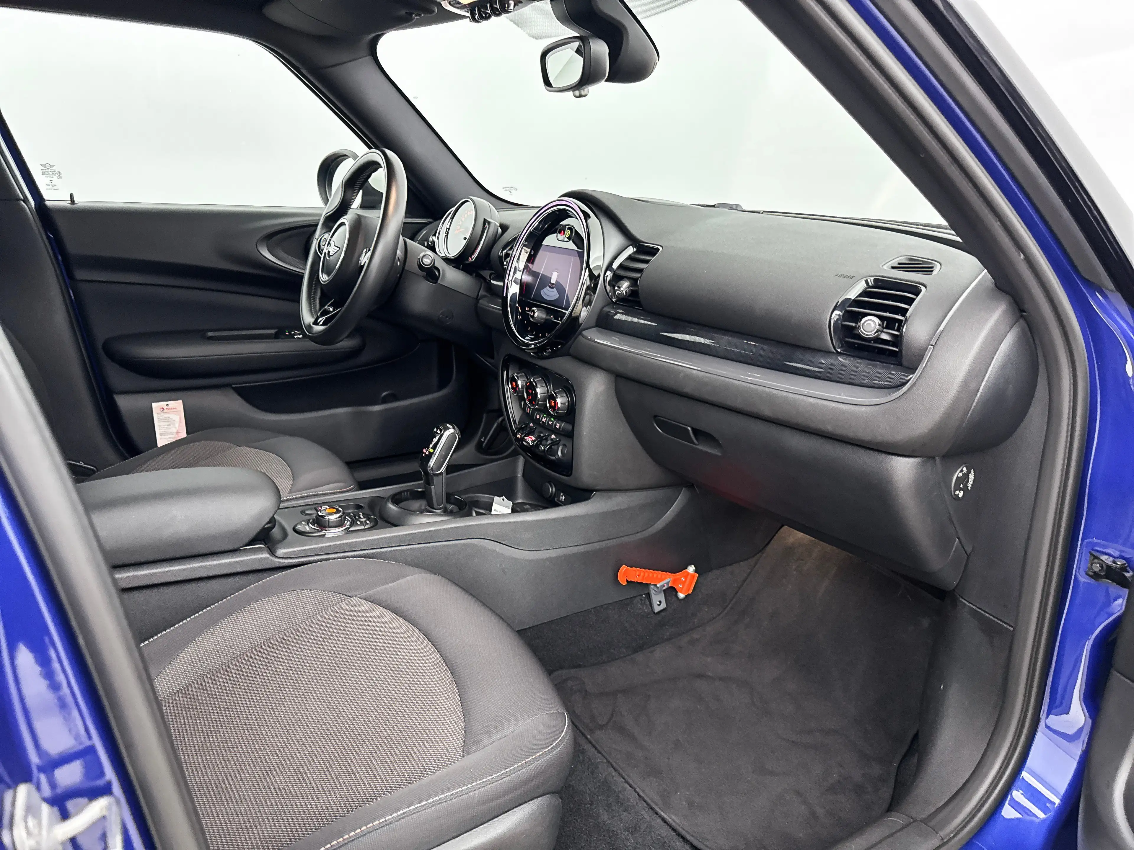 MINI Cooper Clubman A/T Business Edition | 17" Allseason | Afneembare — photo 13