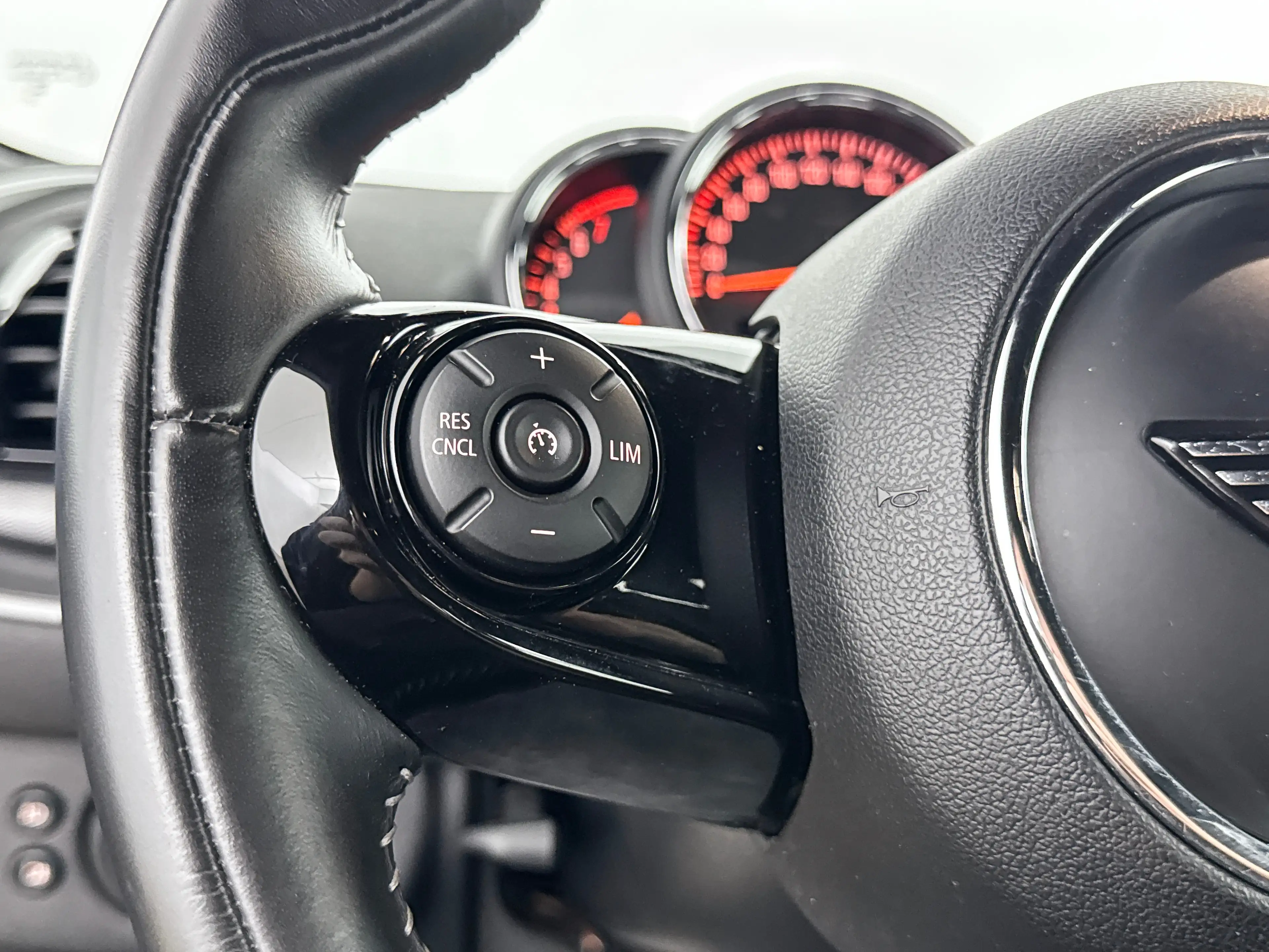 MINI Cooper Clubman A/T Business Edition | 17" Allseason | Afneembare — photo 19