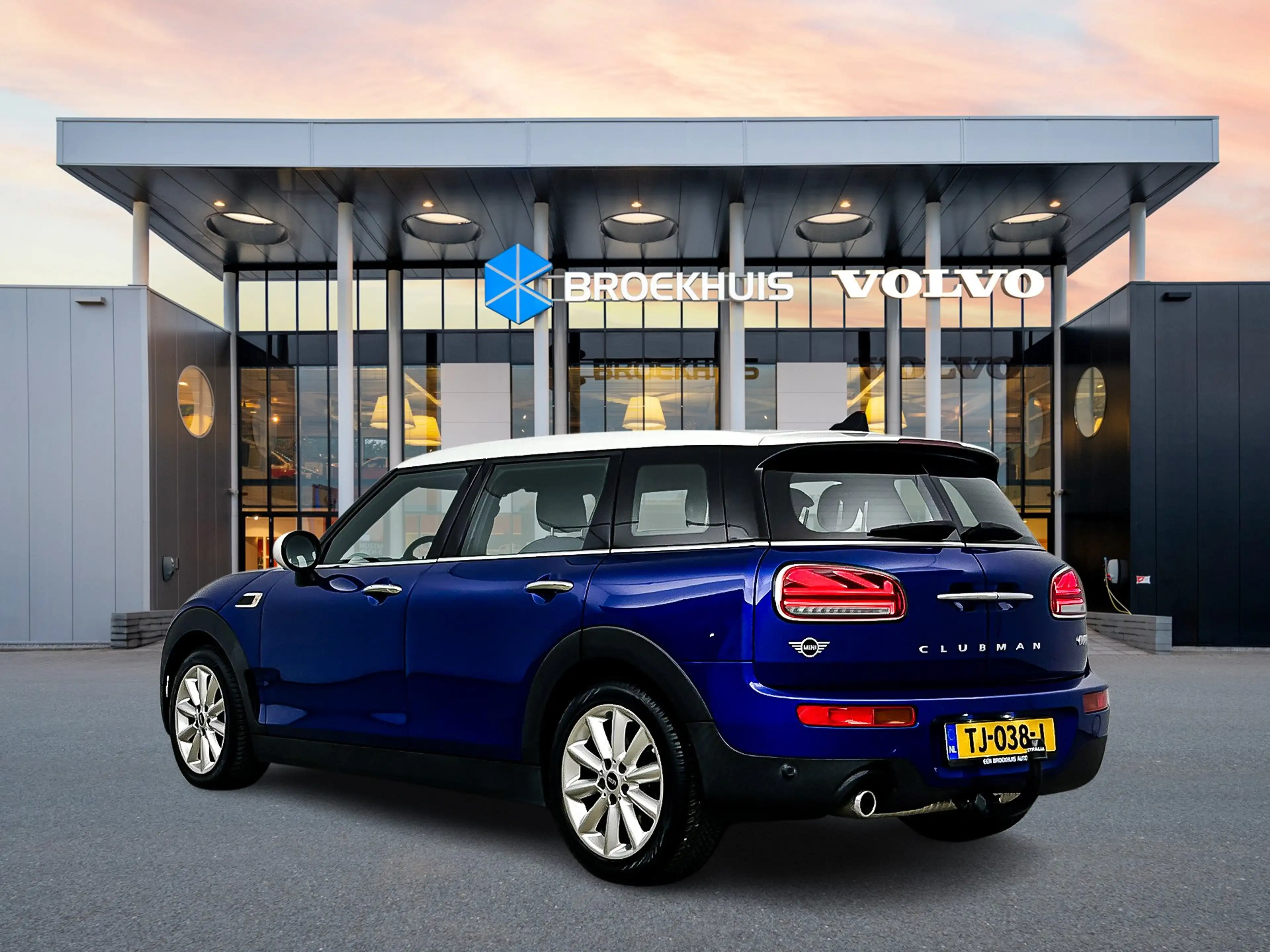 MINI Cooper Clubman A/T Business Edition | 17" Allseason | Afneembare — photo 4