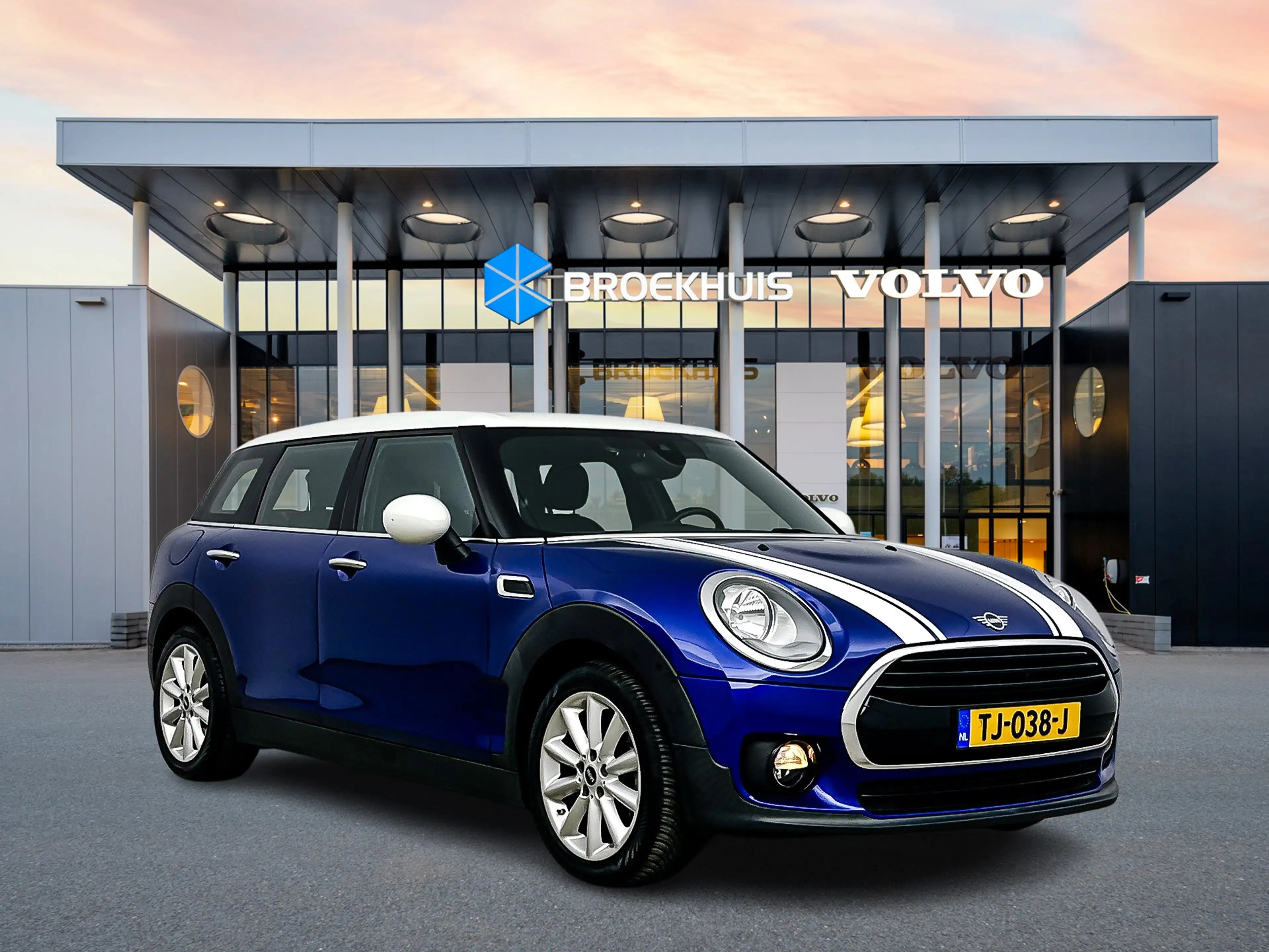 MINI Cooper Clubman A/T Business Edition | 17" Allseason | Afneembare — photo 2