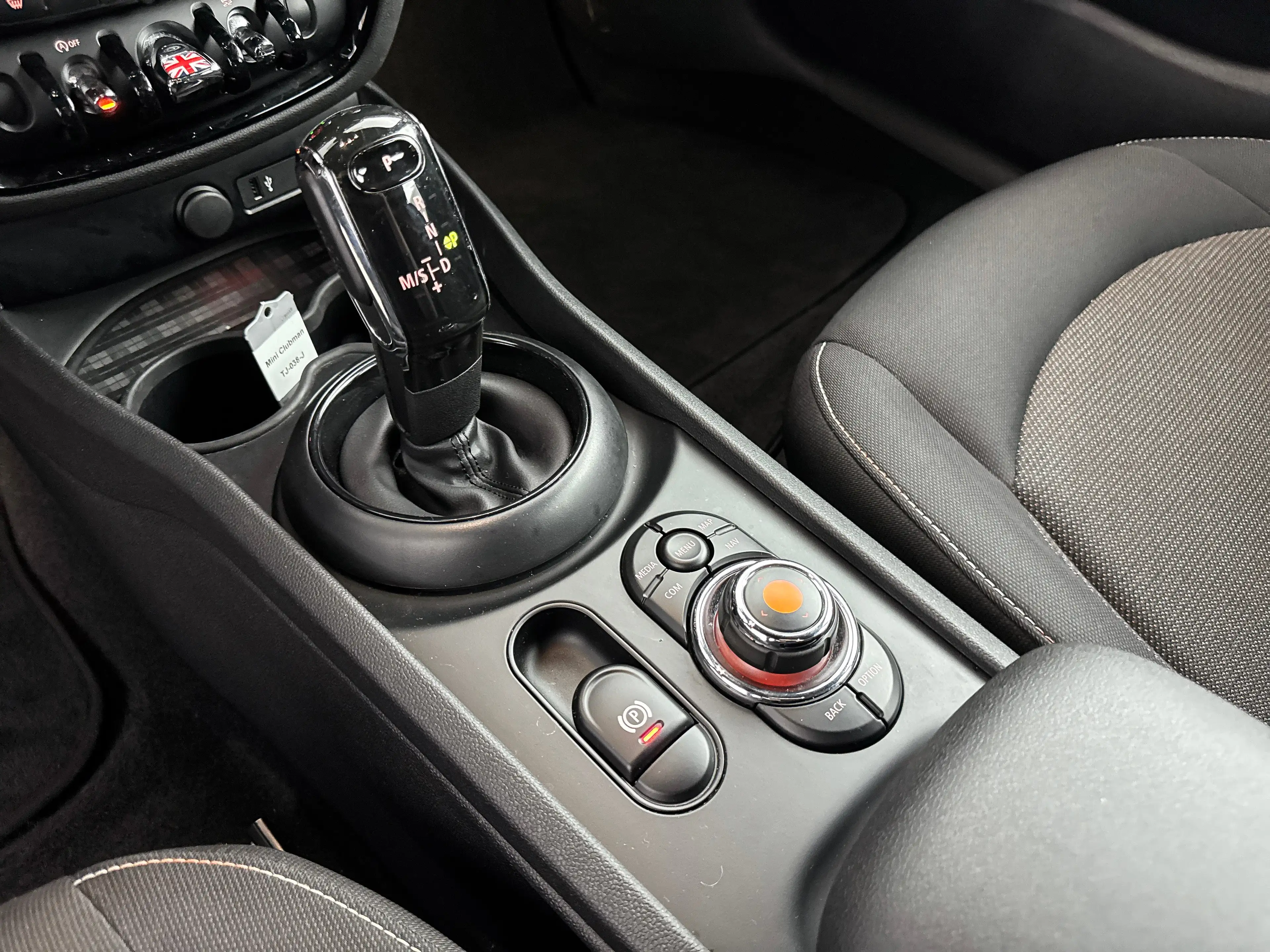MINI Cooper Clubman A/T Business Edition | 17" Allseason | Afneembare — photo 26