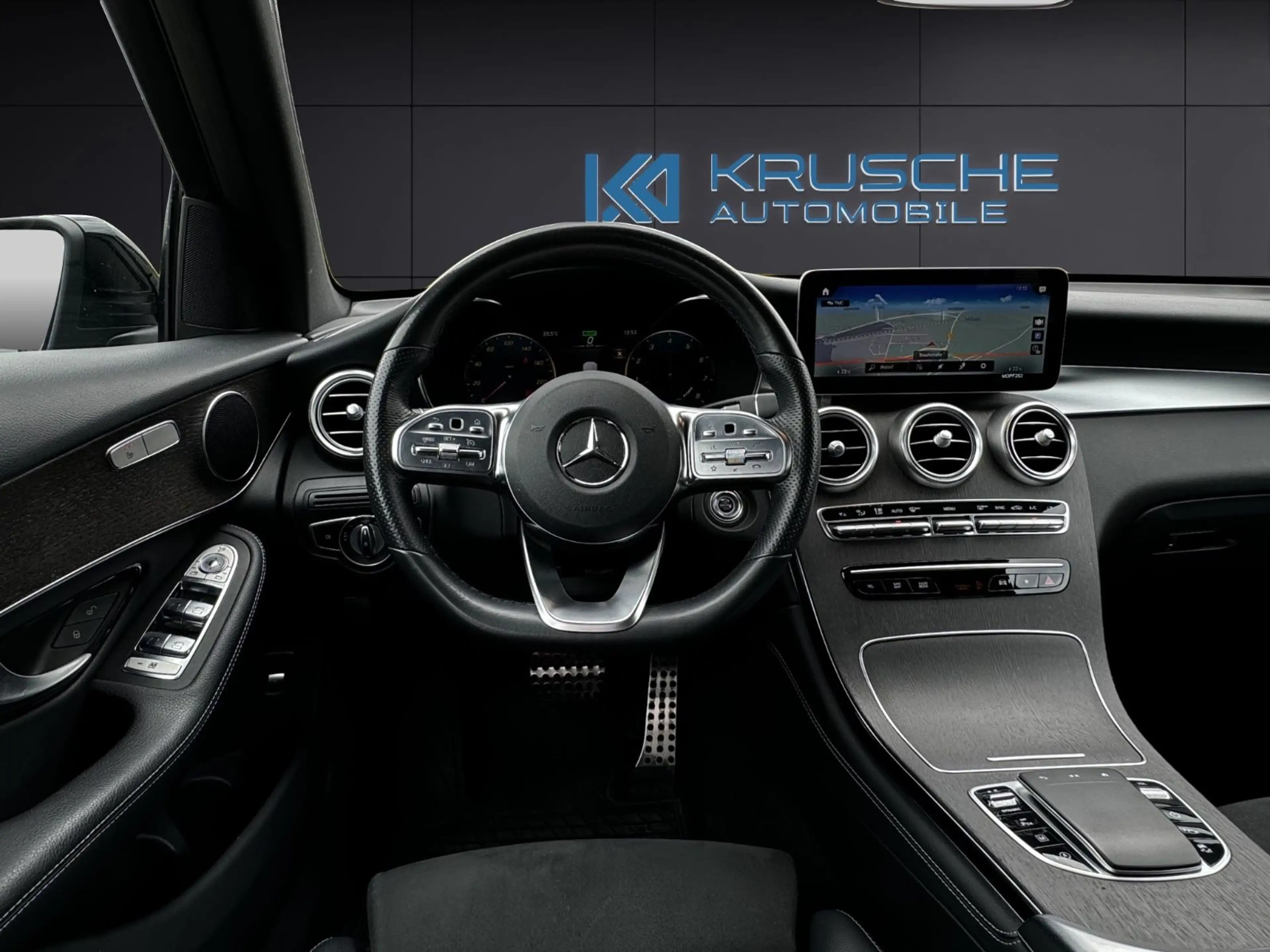Mercedes-Benz GLC 200 4Matic AMG Line+Night+SHZ+RFK+20 Zoll — photo 14