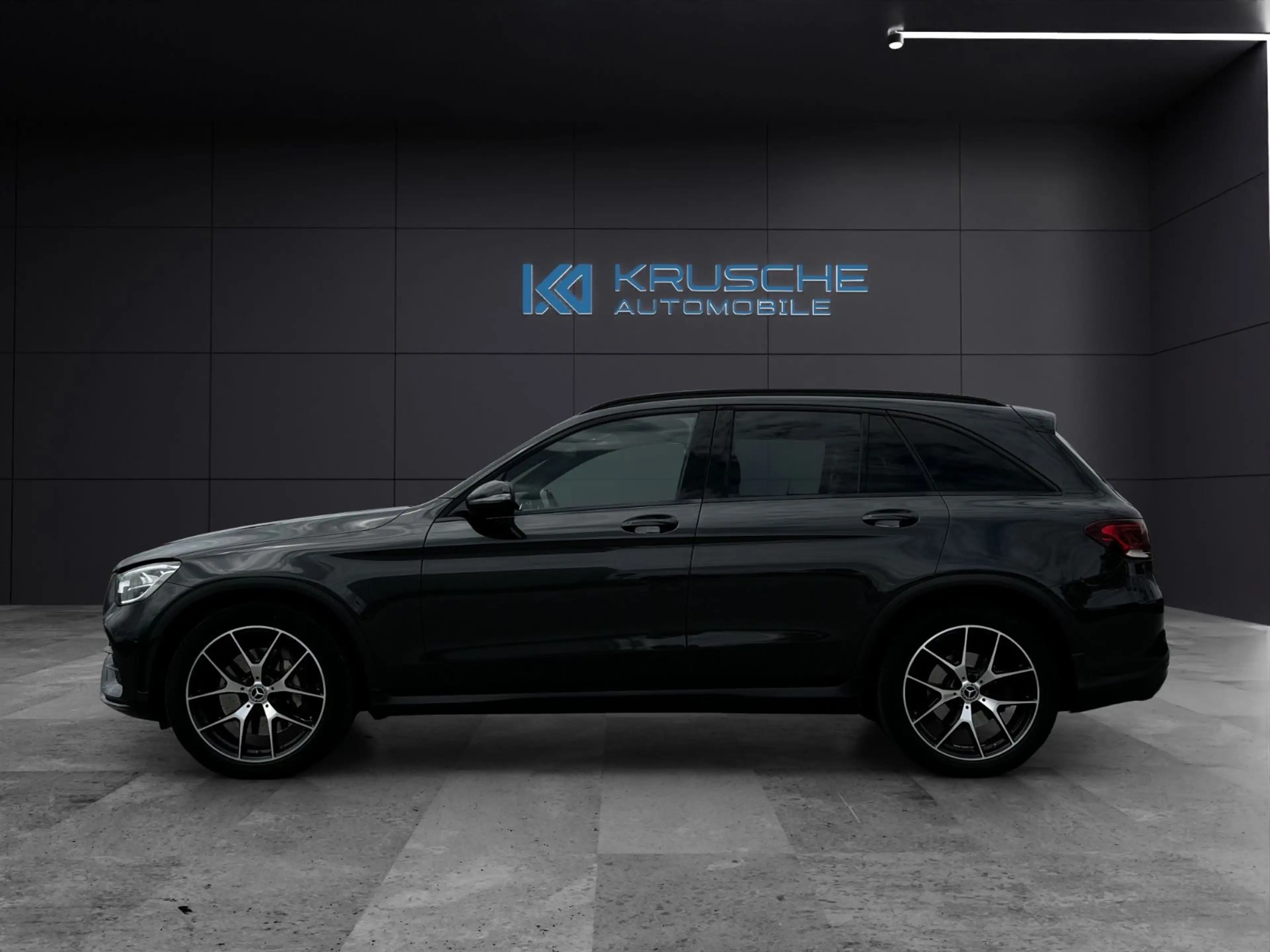 Mercedes-Benz GLC 200 4Matic AMG Line+Night+SHZ+RFK+20 Zoll — photo 2