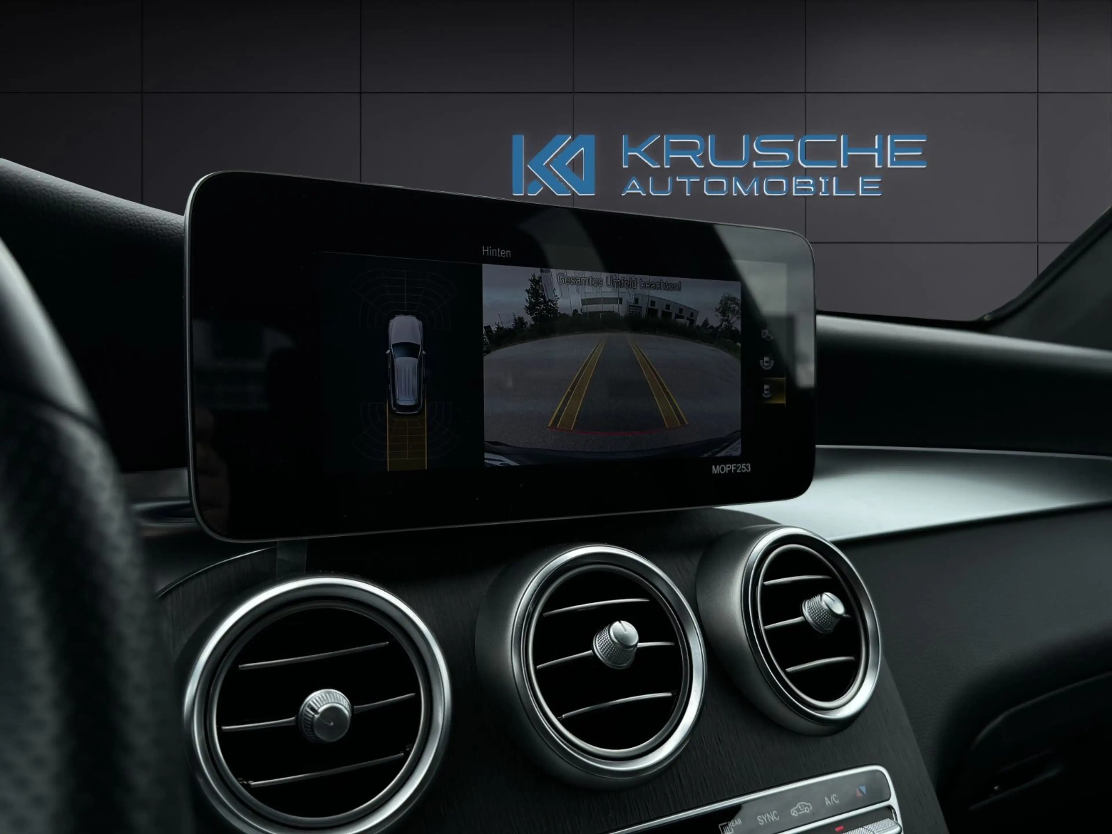 Mercedes-Benz GLC 200 4Matic AMG Line+Night+SHZ+RFK+20 Zoll — photo 15