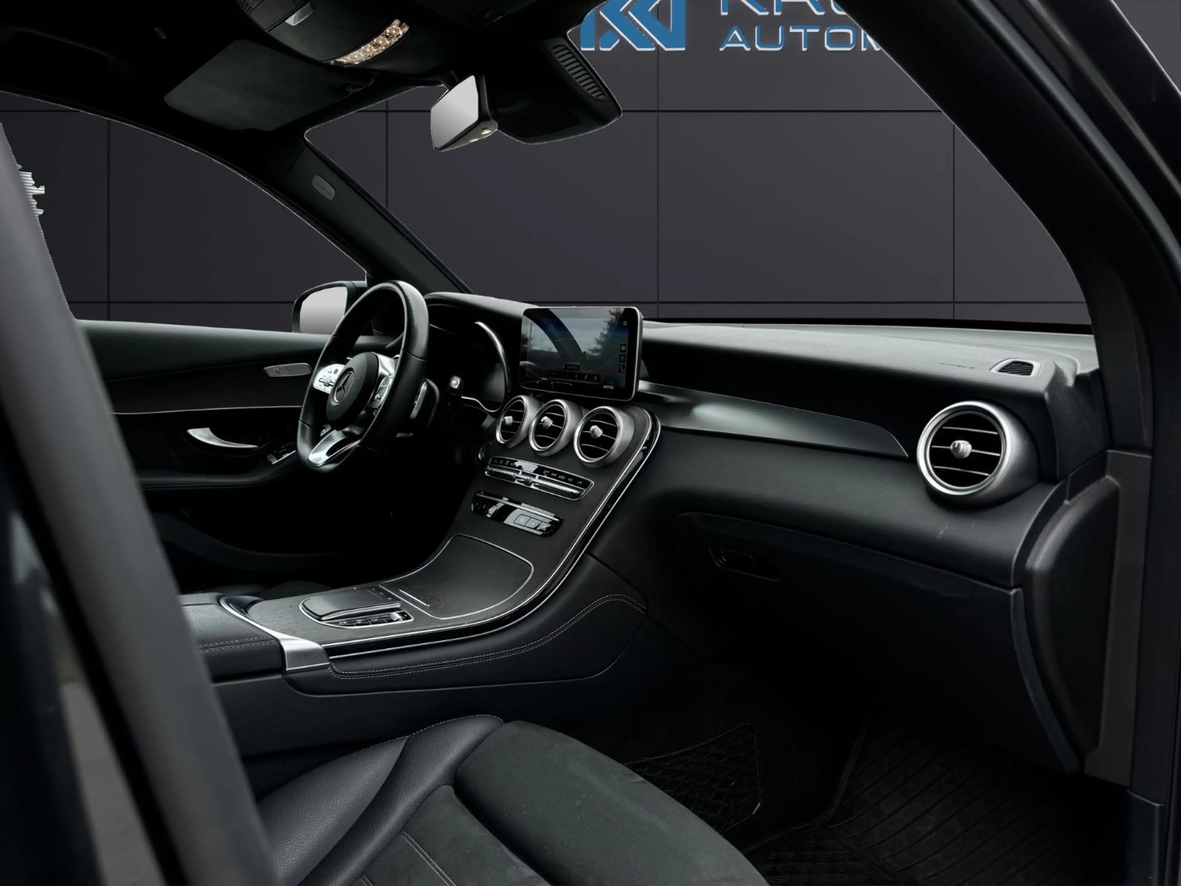 Mercedes-Benz GLC 200 4Matic AMG Line+Night+SHZ+RFK+20 Zoll — photo 12