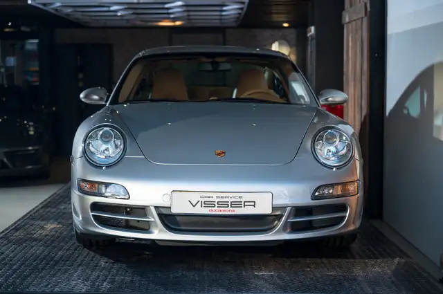 Porsche 997 3.8 Carrera S Arktissilber-metallic PCCB Handbak