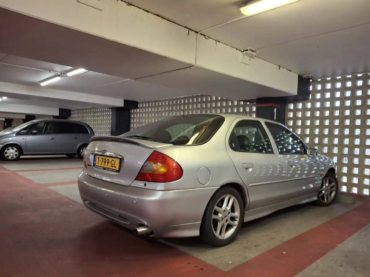 Ford Mondeo 2.5-24V V6 Ghia Exec, foto 6