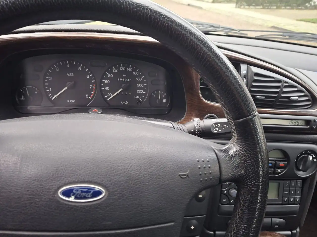 Ford Mondeo 2.5-24V V6 Ghia Exec, foto 7