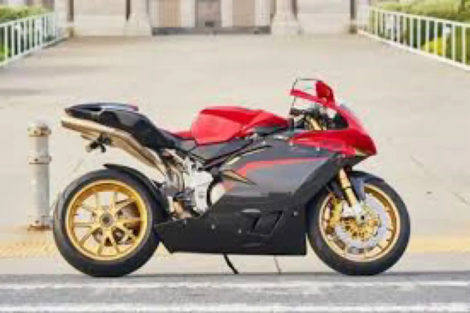 MV Agusta F4 1000 Tamburini - 1