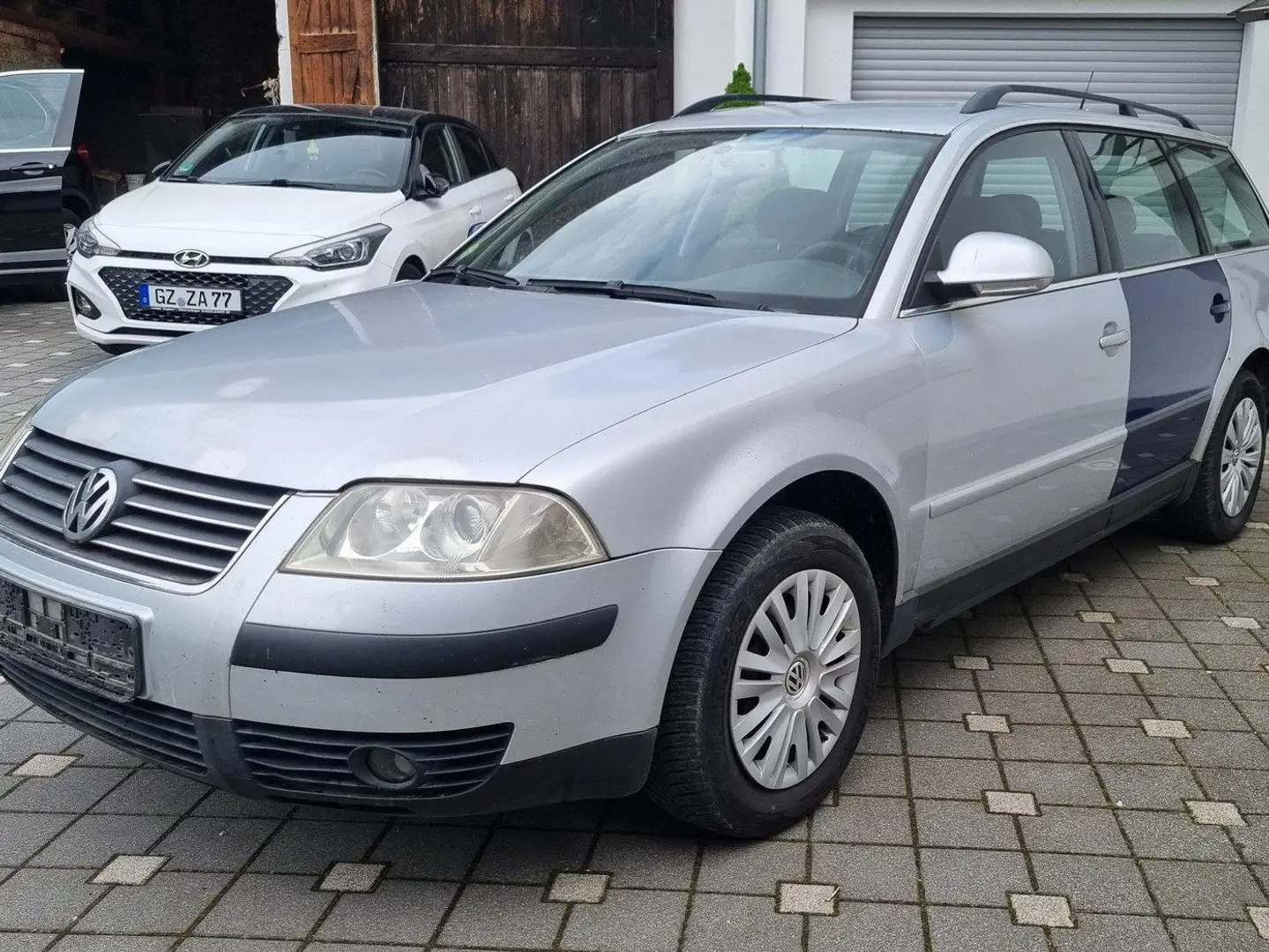 Volkswagen Passat Variant Basis 4Motion Allrad PDC Klimaautomtik AHK Grey - 1