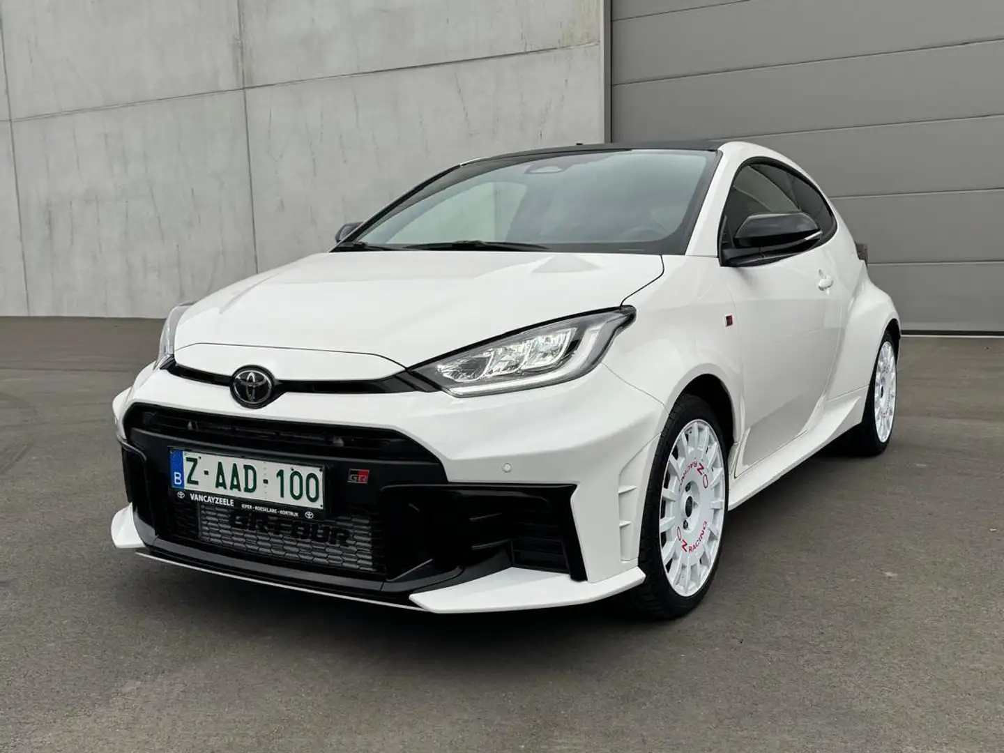Toyota Yaris GR | Premium pack | Red Accents | Led Bar Blanc - 1