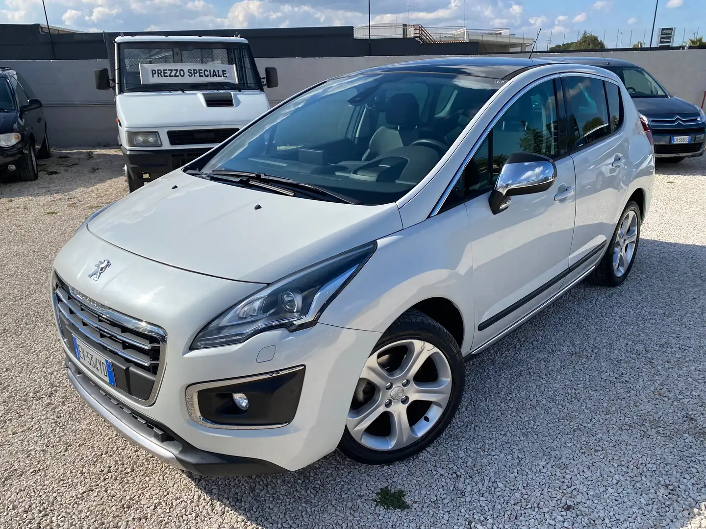 Peugeot 3008 3008 2.0 hdi 16v Allure (outdoor) 163cv auto Fehér - 1