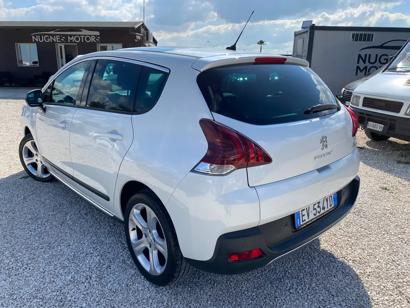 Peugeot 3008 3008 2.0 hdi 16v Allure (outdoor) 163cv auto Fehér - 2