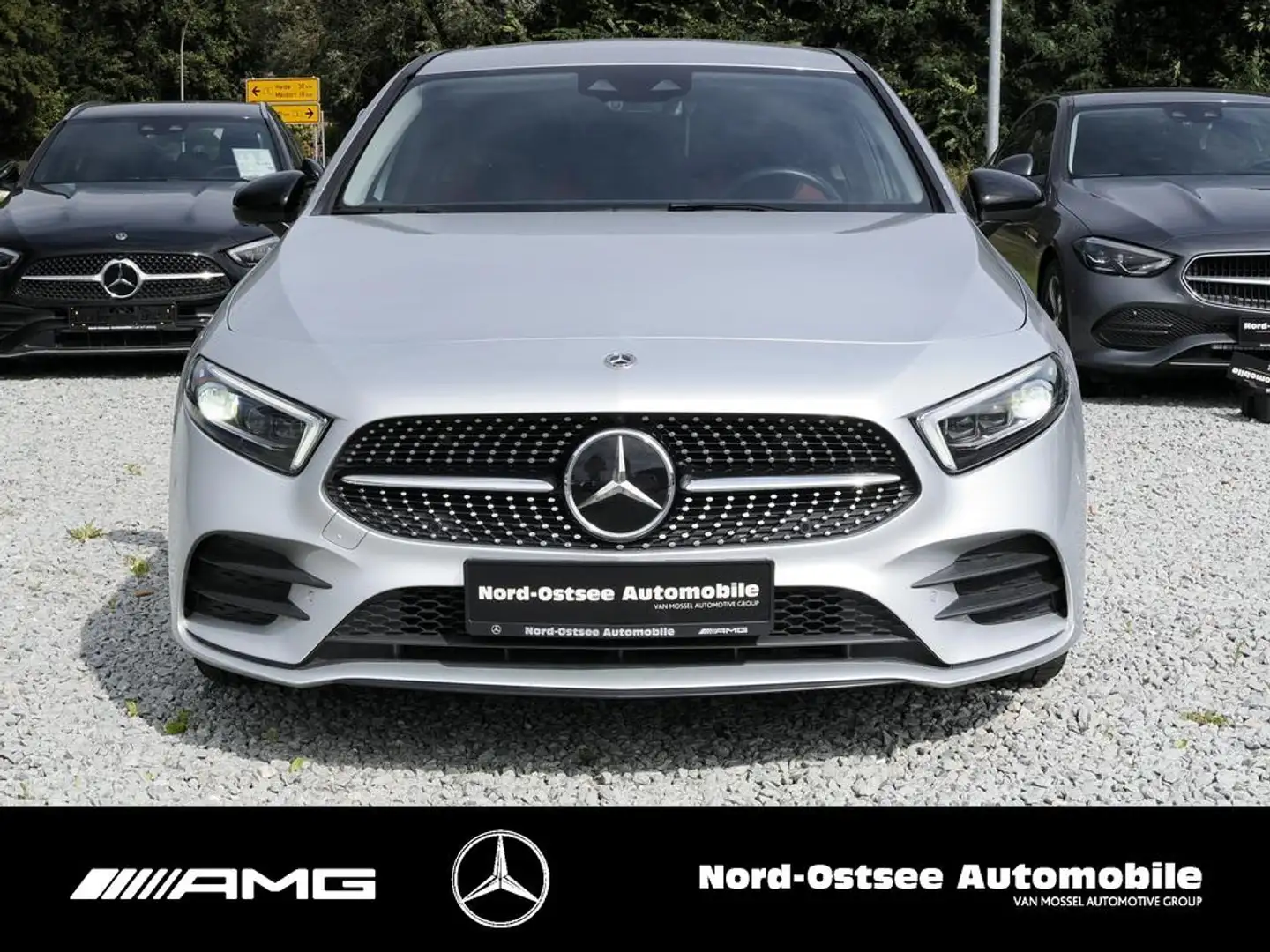 Mercedes-Benz A 220 d 4M LIMO AMG DISTRO 360° NIGHT MULTIBEAM Argent - 2