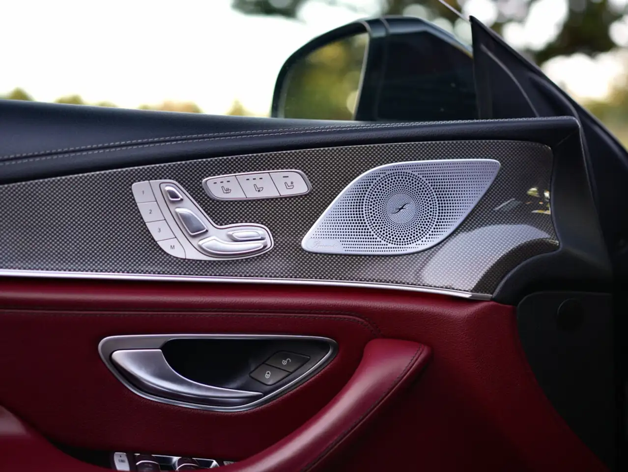 Mercedes-Benz CLS photo Mercedes-Benz CLS