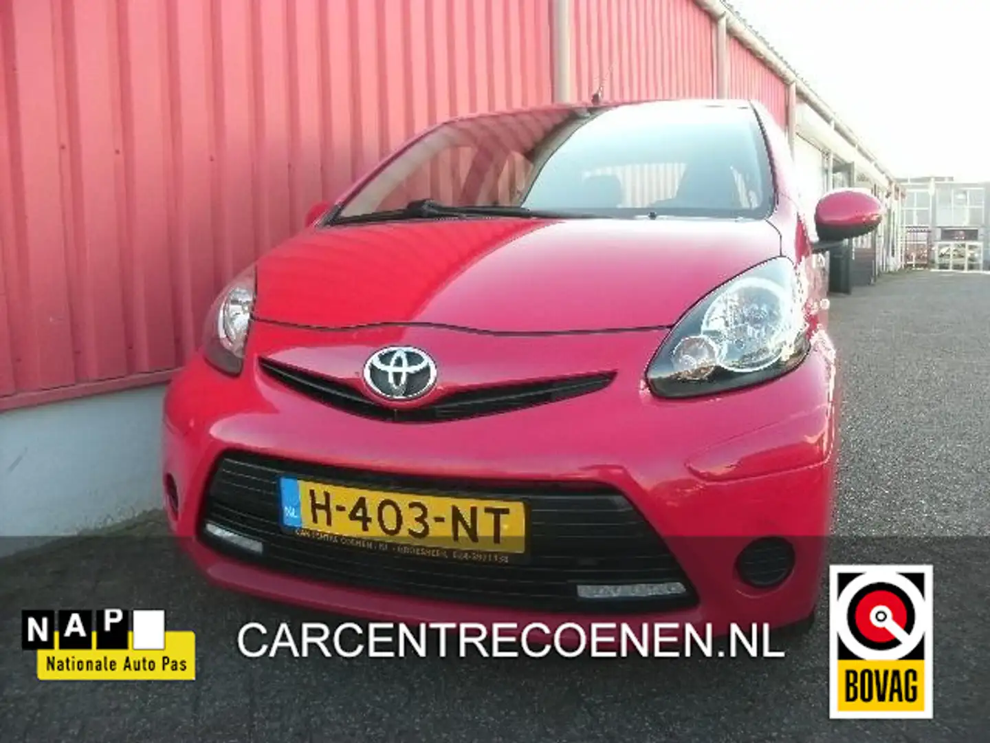 Toyota Aygo 1.0 VVT-i Comfort Automaat / Airco Rood - 1
