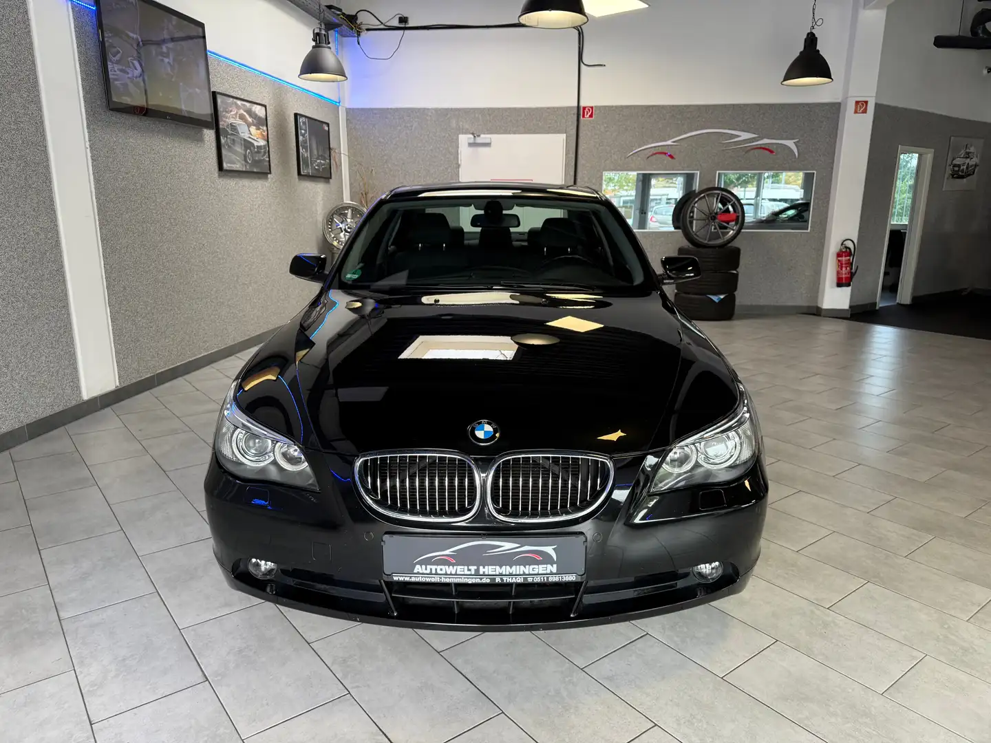 BMW 525 525i 2.5*12M.Garantie*Finanzierung* Чёрный - 2