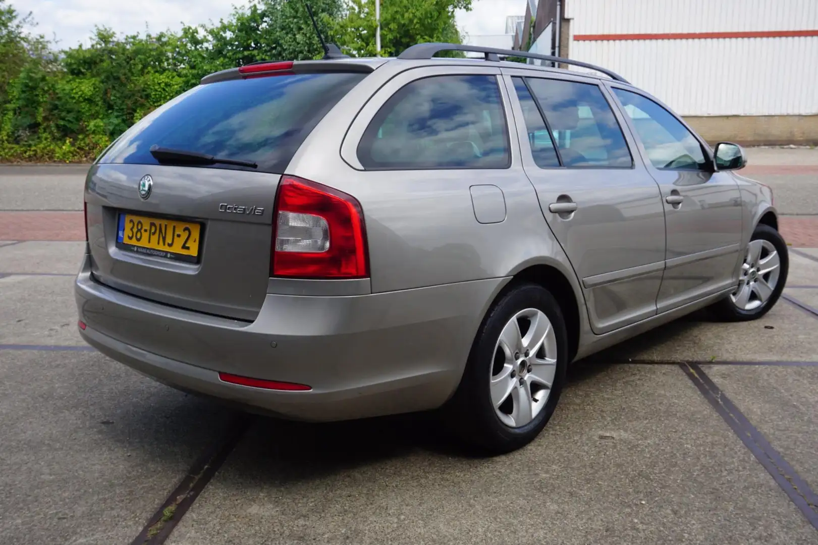 Skoda Octavia Combi 1.2 TSI Ambition Business Line * Airco * Cru Beige - 2