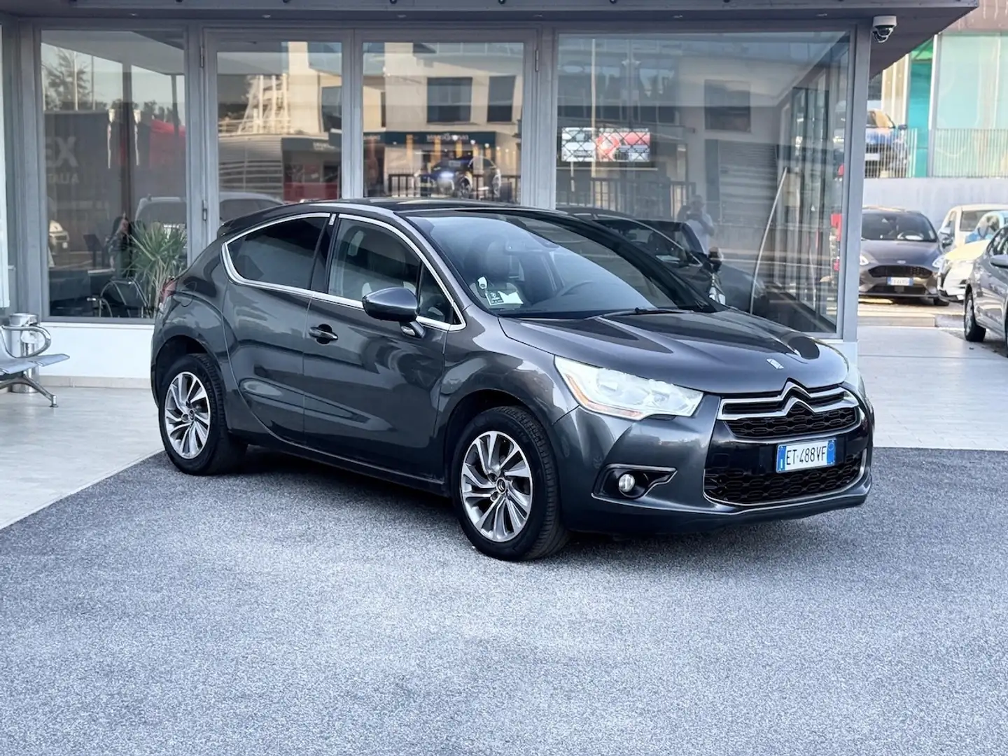 DS Automobiles DS 4 1.6 Diesel 114CV E5 Neo. Automatica - 2014 Gris - 1