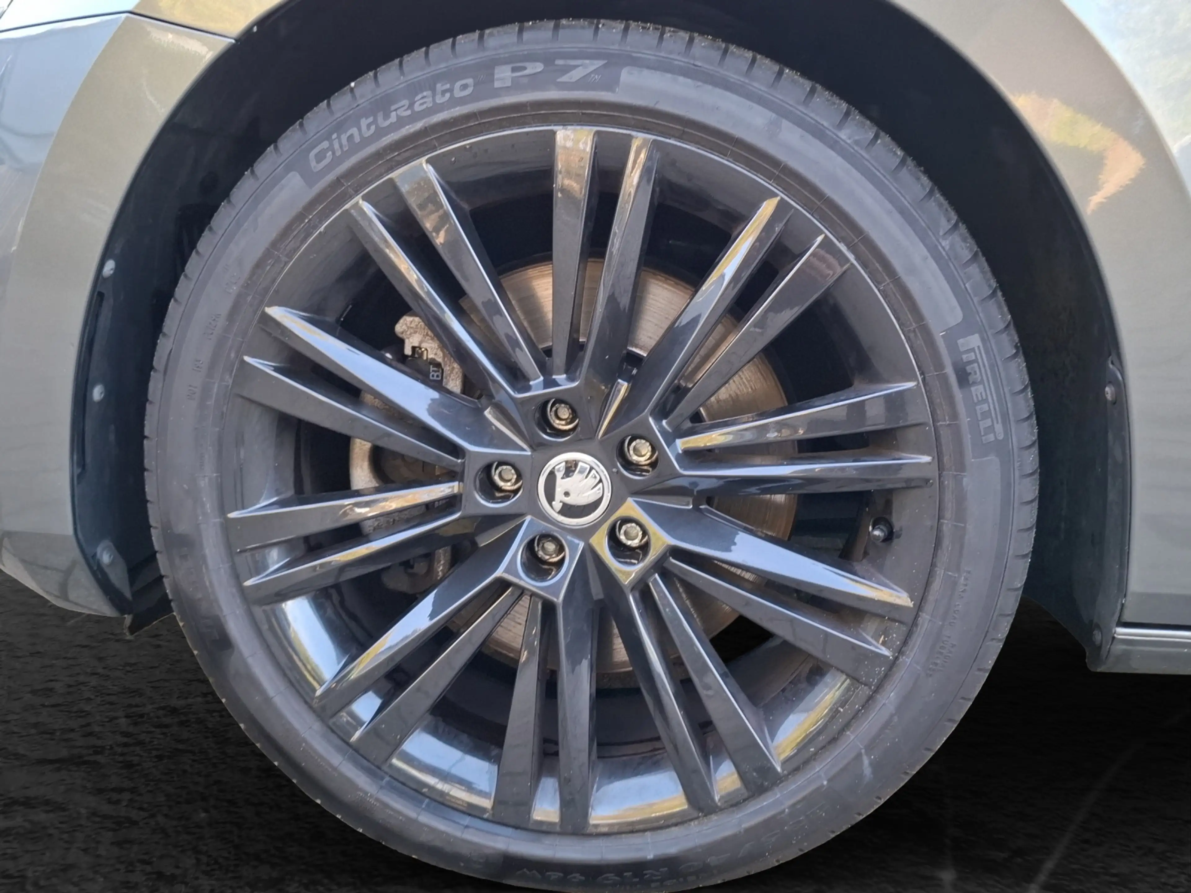 Skoda Superb Combi 2.0 TSI DSG L&K 4x4 — photo 5