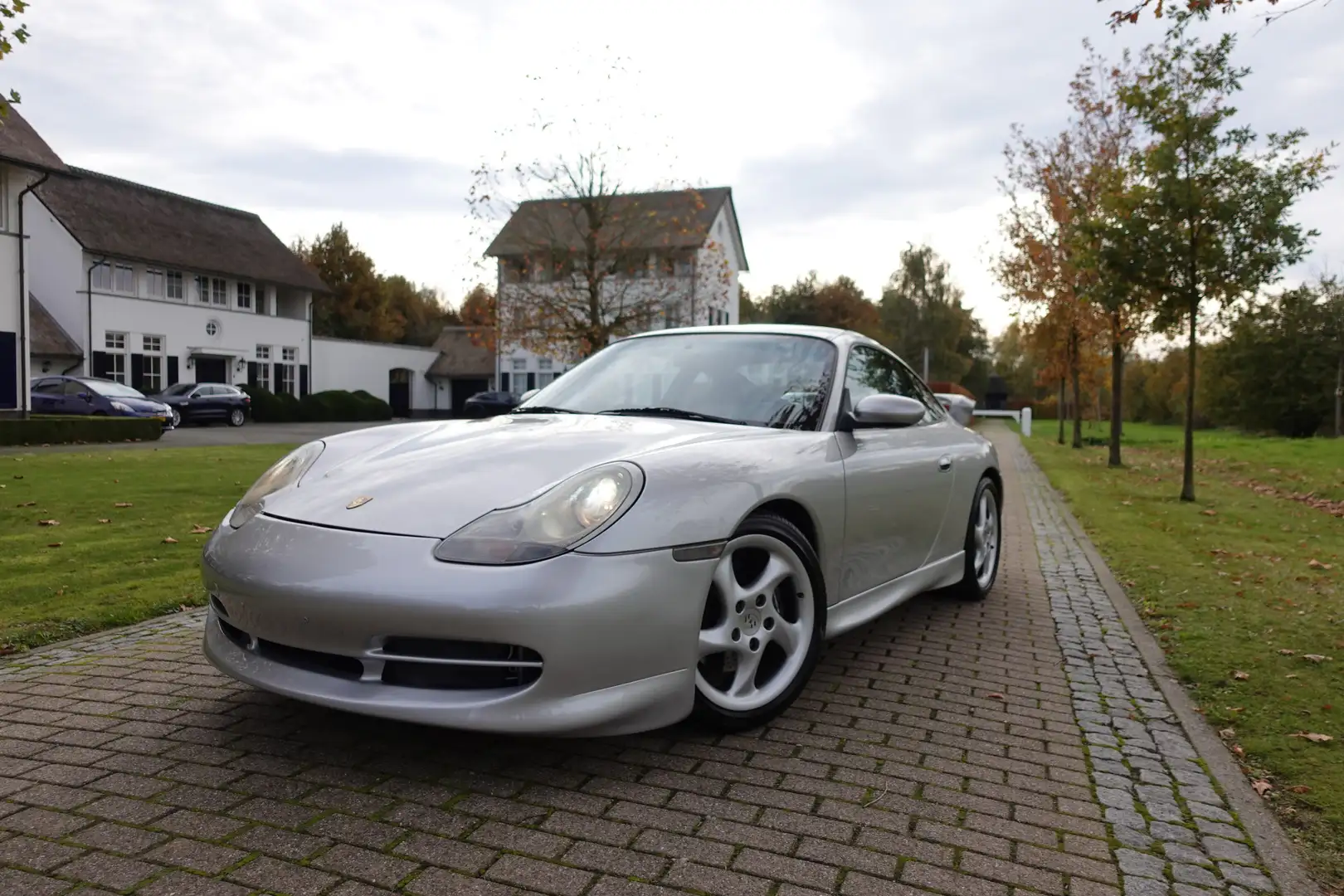 Porsche 911 3.4 Coupé Carrera GT3 - 2