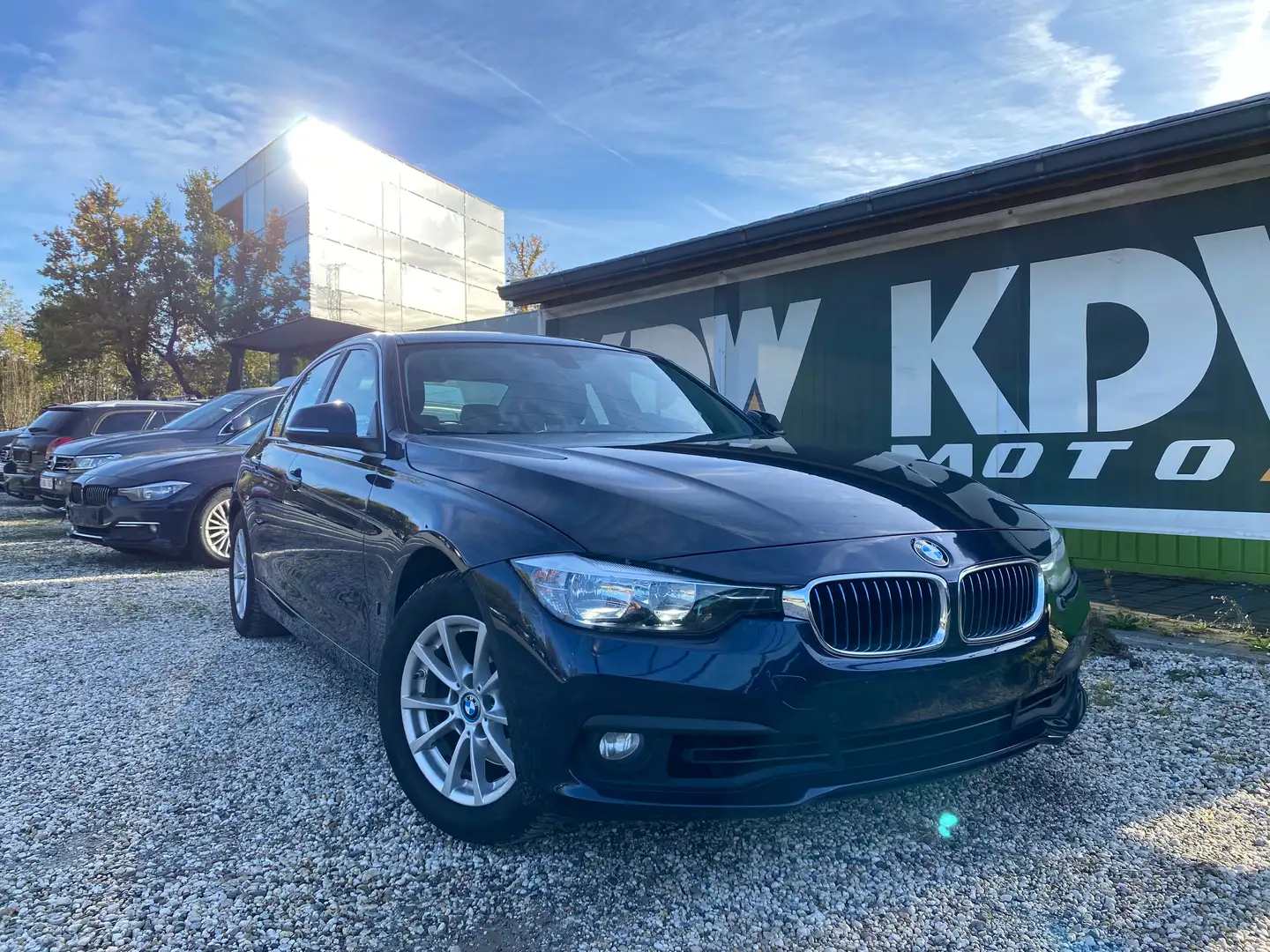 BMW 330 330e iPerformance Sport Line Noir - 1