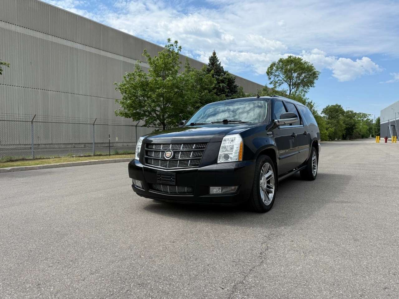 2013 Cadillac Escalade AWD 4dr Platinum