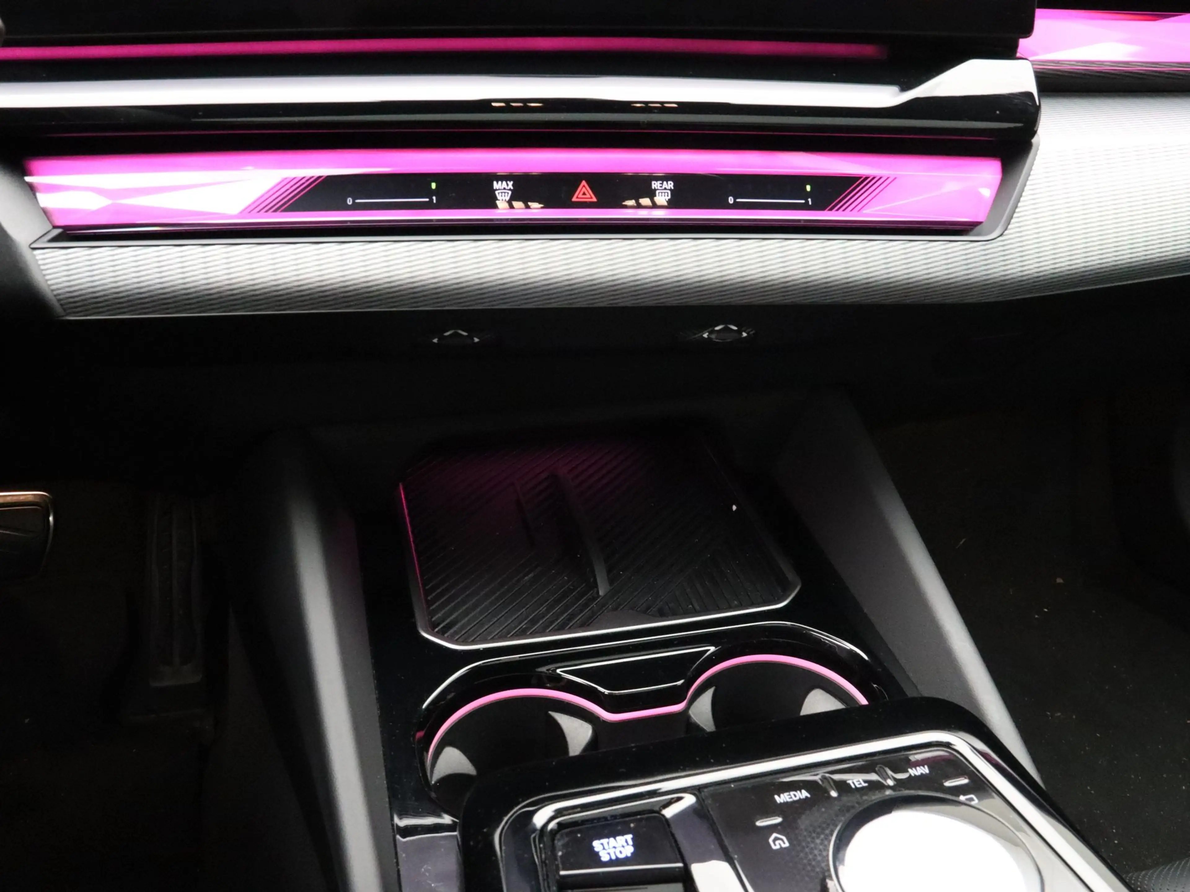 BMW i5 eDrive40 M Sport Pro - Pano - Innovation Pack — photo 13