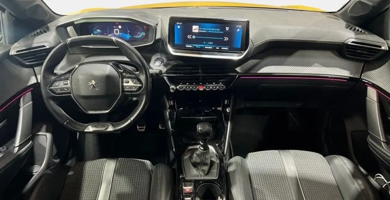 Peugeot 208 208 — photo 12