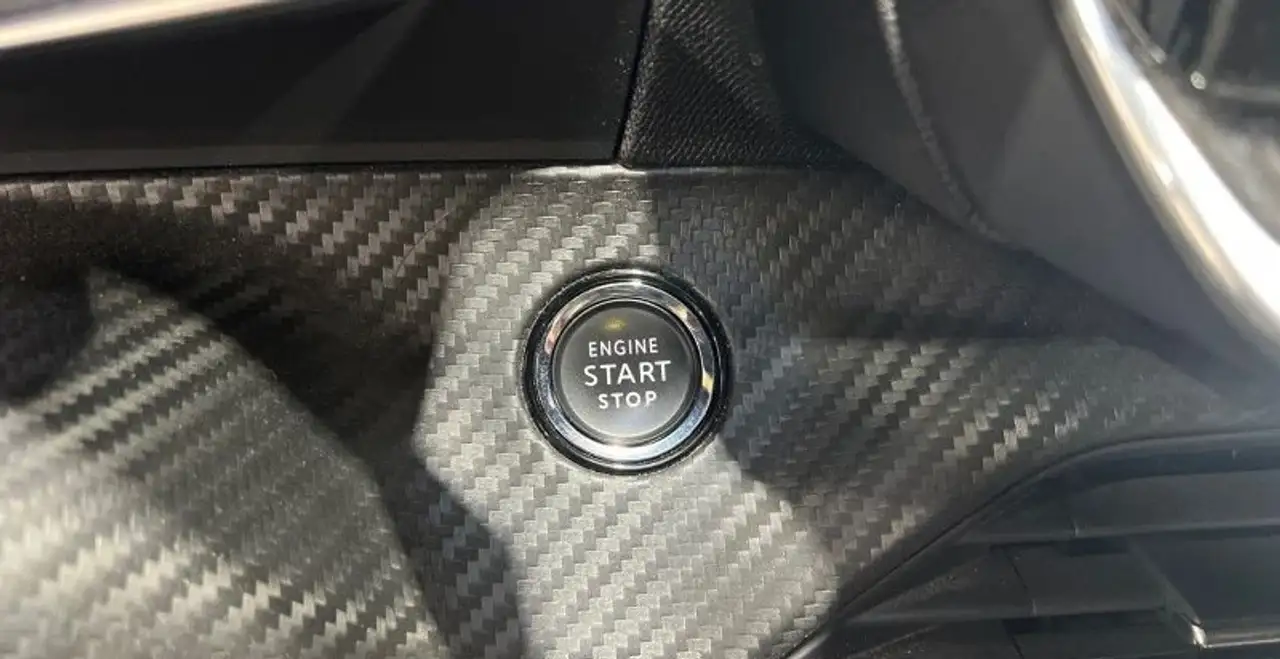 Peugeot 208 208 — photo 23