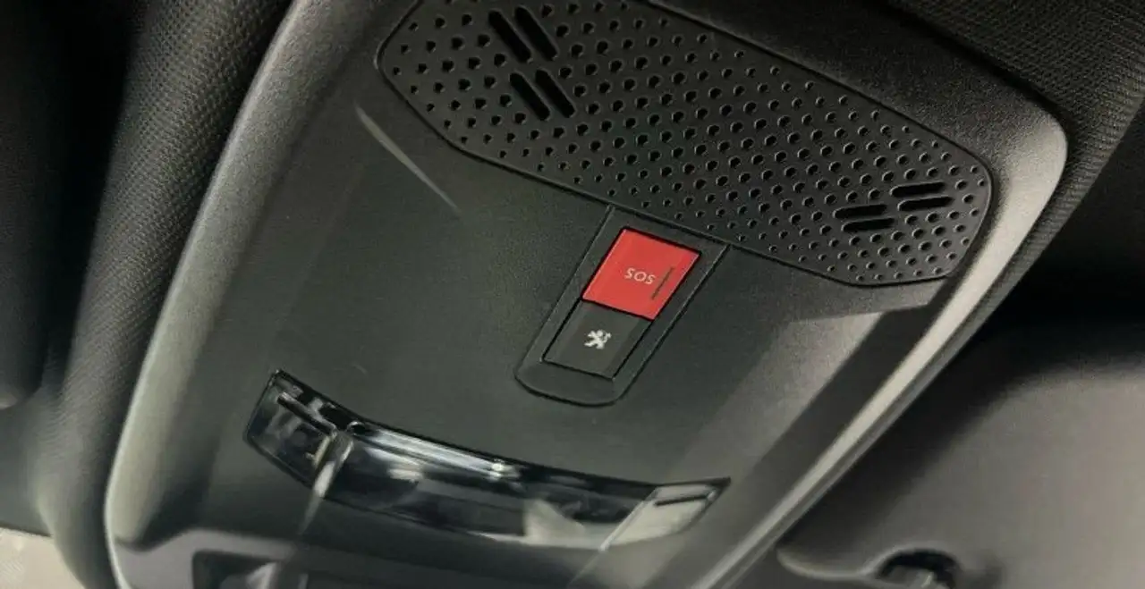 Peugeot 208 208 — photo 33