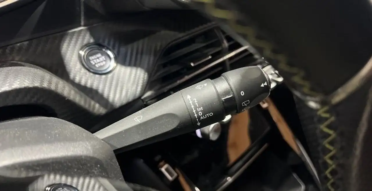Peugeot 208 208 — photo 20