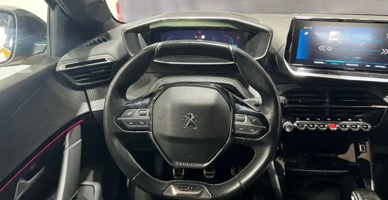 Peugeot 208 208 — photo 22