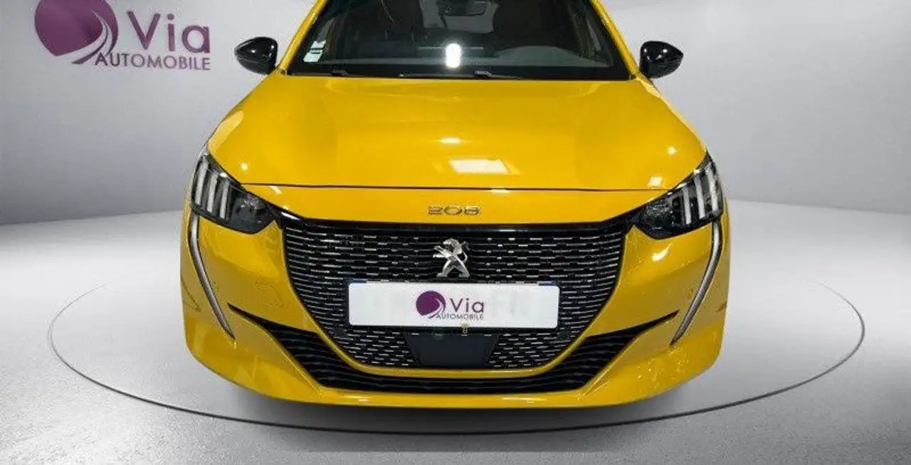 Peugeot 208 208 — photo 2
