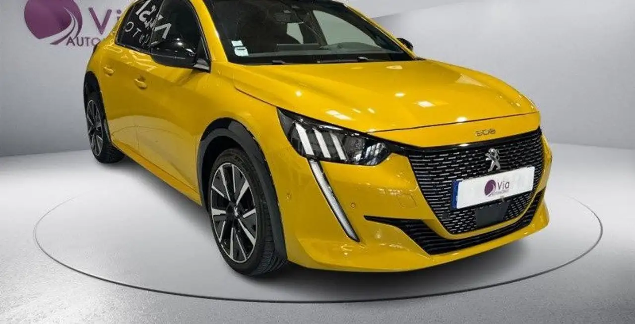 Peugeot 208 208 — photo 3