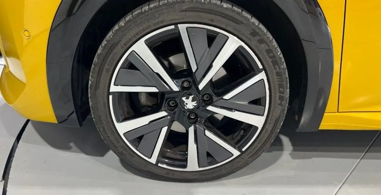 Peugeot 208 208 — photo 35
