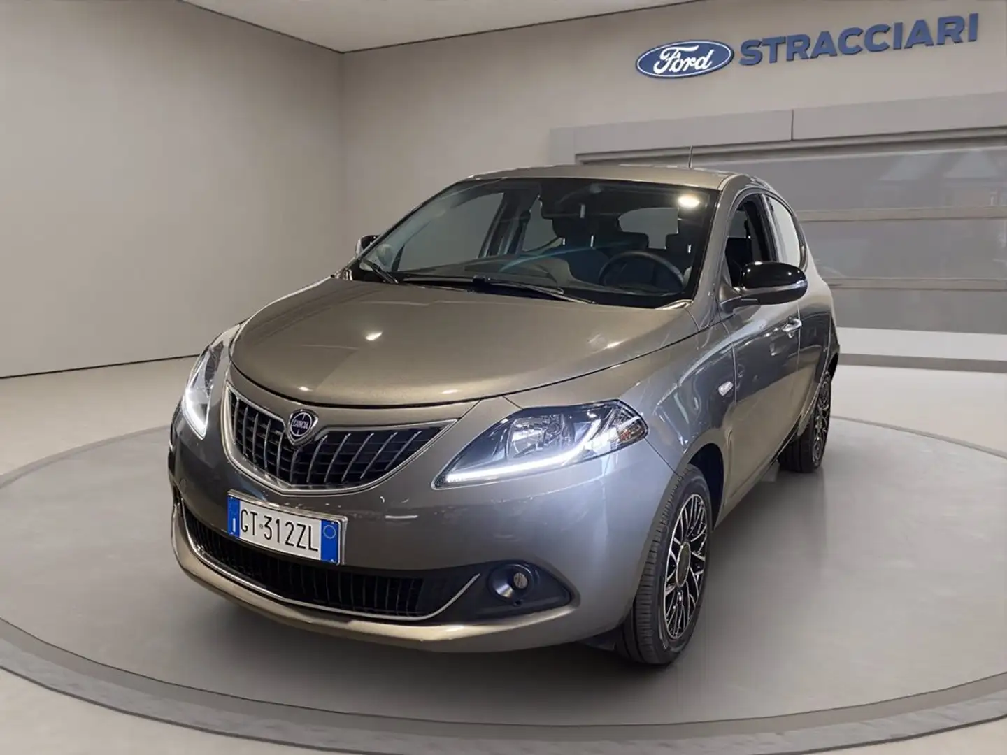 Lancia Ypsilon 1.0 firefly hybrid Platino s&s 70cv Grigio - 1