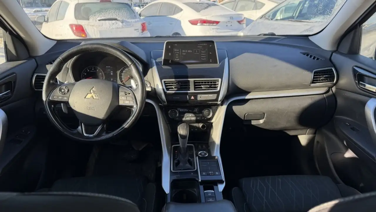 Mitsubishi Eclipse Cross снимка Mitsubishi Eclipse Cross