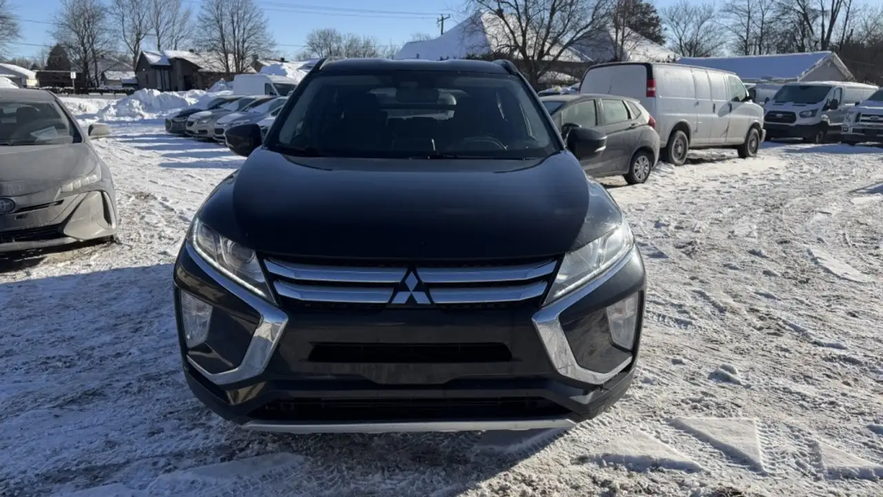 Mitsubishi Eclipse Cross снимка Mitsubishi Eclipse Cross