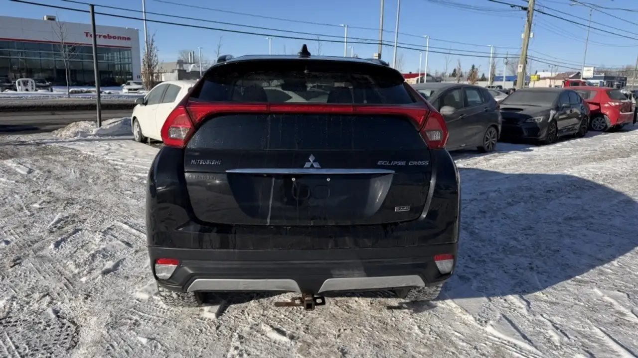 Mitsubishi Eclipse Cross снимка Mitsubishi Eclipse Cross
