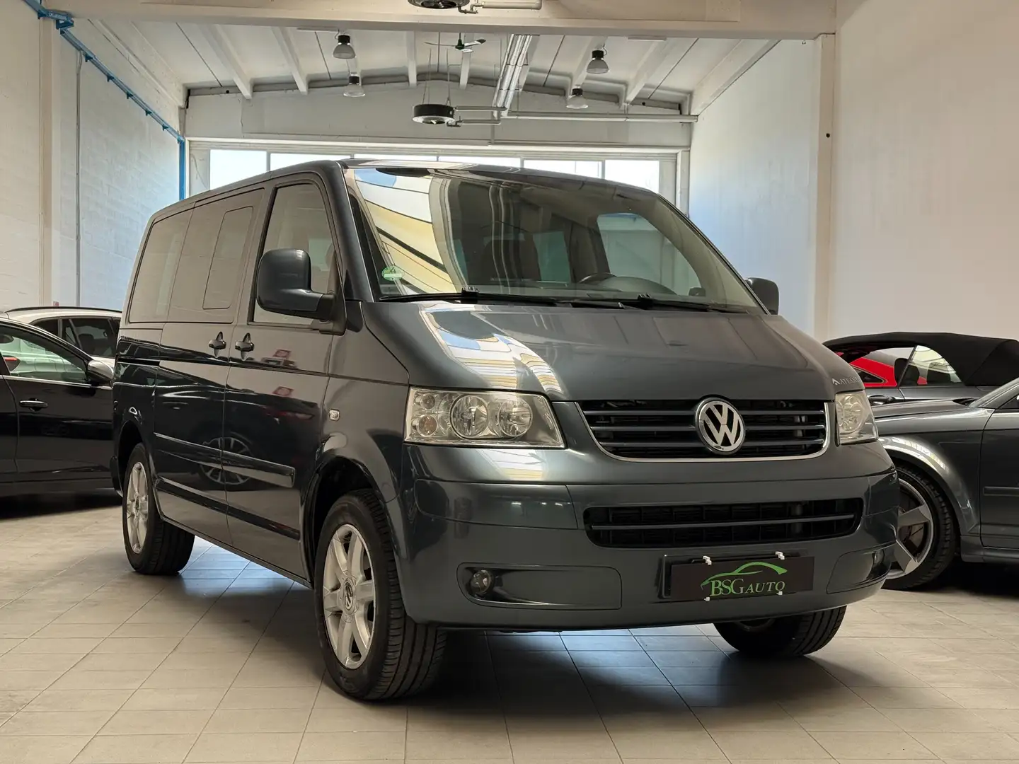 Volkswagen T5 Multivan Multivan 2.5 tdi ATLANTIS 130cv Grigio - 1