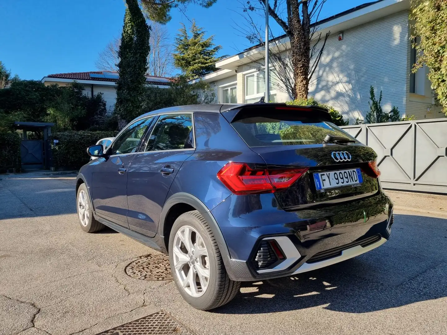 Audi A1 Citycarver 30 1.0 tfsi 116cv s-tronic Blu/Azzurro - 2