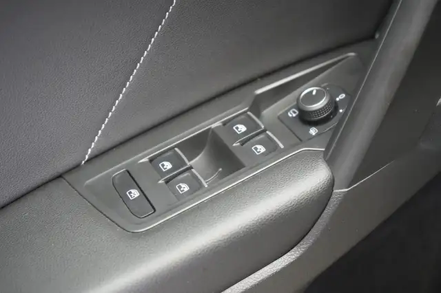 Volkswagen Tiguan Allspace view 28