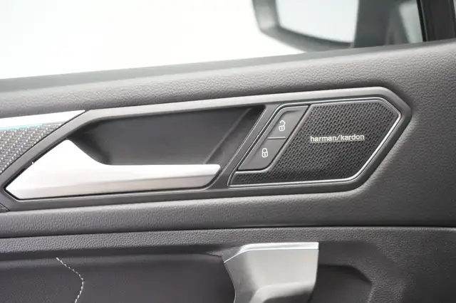Volkswagen Tiguan Allspace view 27