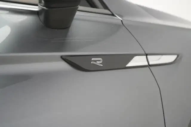 Volkswagen Tiguan Allspace view 17