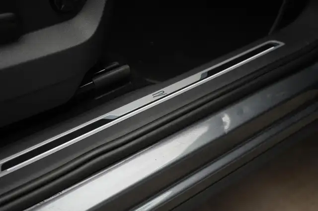 Volkswagen Tiguan Allspace view 19
