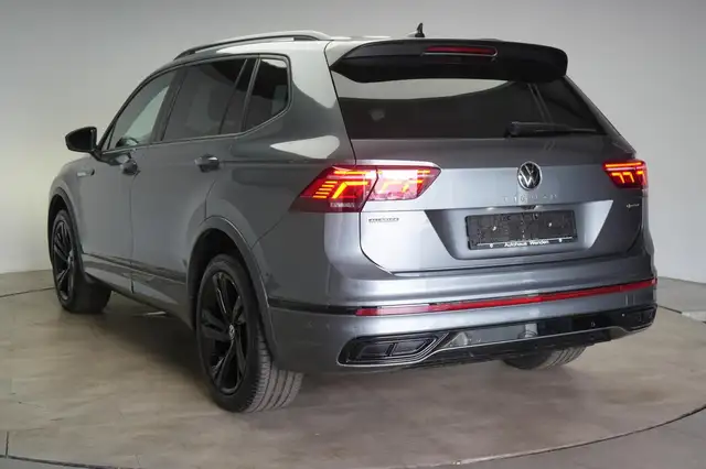 Volkswagen Tiguan Allspace view 5